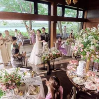 天井高5mを誇る会場での
ケーキ入刀のシーン