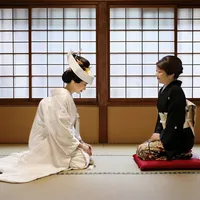 今までの感謝や様々な想いを伝える「挨拶の儀」 挙式が始まる前に過ごす、親子水入らずの時間で、日頃伝えられない思いをお伝えいただけます。