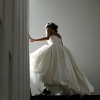 ウエディングドレスを引き立たせるアクセやヘッドドレスもご提案