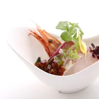 和テイストを取り入れた”和洋懐石”も人気です。（旬の創作お造り）