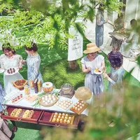 緑豊かなガーデンでのデザートブッフェ。ふたりからの感謝を伝える時間としてもおススメ。カジュアルでリラックスした時間は、ふたりにとってもゲストにとっても心地よい時間になるはず。