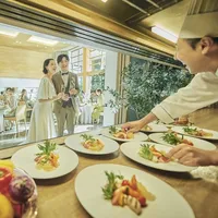 全会場オープンキッチンから出来立てのお料理でおもてなしが叶う