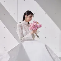 Reem Acra リーム アクラ
パールやクリスタル、スワロフスキーのグラマラスなビーディングと繊細な刺繍。