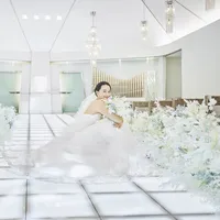 光り輝くバージンロードはウェディングドレスをより引き立てます☆