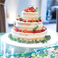 苺を使ったナチュラルなウエディングケーキ☆