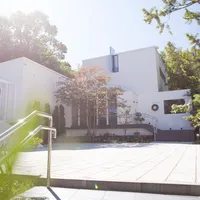 季節の草花が囲う、ふたりだけのウエディングレストラン