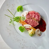 参列されたゲストから絶大な人気を誇り、長年愛されるレストランウエディングならではの伝統メニュー。