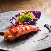 シェフ自ら厳選した食材は丁寧に下ごしらえしたのち最高の一品へと仕上げる