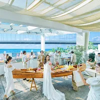 海を一望できる開放的なデッキで叶える、おもてなしのエンターテイメント