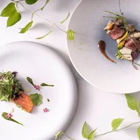 チャペル・ド・コフレでは、フレンチをベースにしたフルコース料理をご用意