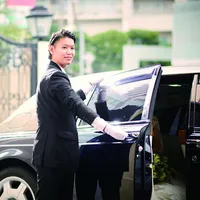 会場限定のサービス「ロールスロイス入場」サプライズ演出にぴったり