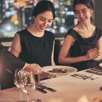 【リブラ】
バンケットに隣接されたキッチンからご提供される料理は
ゲストを楽しませるポイントの一つ