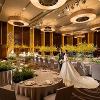 開放感のある天井高8ｍの空間。2階「風波」