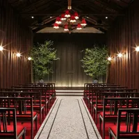 ゲストの温かな眼差しに
見守られてたてる誓いの場所