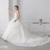 花嫁の一番の憧れ。県内最大数のドレスの中からあなたに魔法をかけてくれる一着がきっと見つかります