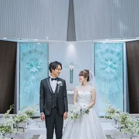 自然なふたりのショットも似合うチャペル