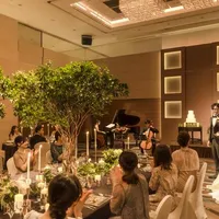 生演奏で上質な雰囲気に