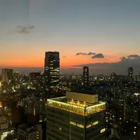 夕景から夜景へと移り変わる時間はここだけのもの