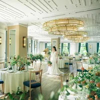 クラシカルなインテリアが配された気品溢れる邸宅内。喧騒を離れた邸宅レストラン