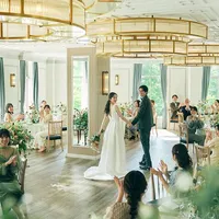 今春リニューアル！フェミニンでエレガンスな装いに磨き上げられ、ドレス姿が一際映える空間に。