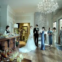 挙式の前後を問わず邸宅のどこでも美食でおもてなしできるのはレストランウエディングならでは