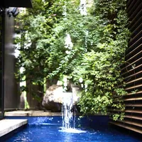 緑・水・木をふんだんに使用したTHE TENDER HOUSEならではの写真スポット。