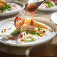 全てオープンキッチンより出来立てをお届け致します