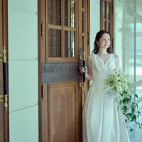 世界的に有名な銀行で実際に使われていたバンカーズドアなど館内にはこだわりのインテリアが至るところに