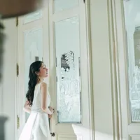 エッチングガラス前での撮影は人気の演出！