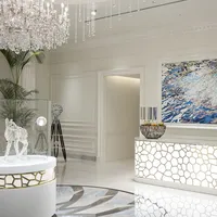 洗練されたエントランスからはじまり、随所に美意識が薫る有名絵画や調度品といったこだわりのアートが配されている。