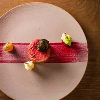 北海道にこだわった食材を使い、幅広い年代に好まれる特別な一皿を