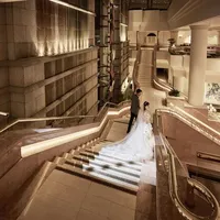 【ロビー】まるで海外リゾートへ訪れたような広々としたロビーは沢山のゲストを招待してもゆったりとすごせる。