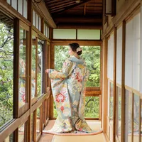 淡い色の色打掛もぜひ試着をなされてみてはいかがでしょうか