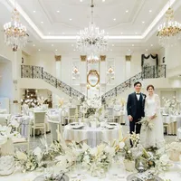 パーティ会場【ケルムスコット】グレーやオフホワイトが基調となった会場でオシャレ花嫁に人気。
今流行りの、ニュアンスカラーやくすみカラーがよく似合う