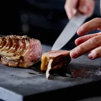 料理は直前まで鮮度を保ち、出来立てかつ旨味を逃さない状態で提供いたします。