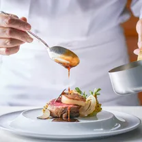 ＼10名～29名邸宅貸切OK／リニューアル挙式&家族婚×贅沢試食会