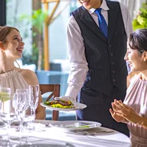 ＼どうせならお得に！10大特典付き／1日貸切＆評判の美食を体験