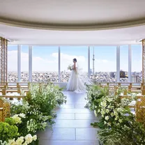 【組数限定】洗練ドレス試着×感動チャペル体験×無料贅沢試食