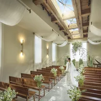 【南青山の貸切邸宅】自然光差し込む感動挙式×祝福に包まれる日