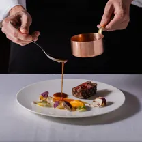 ＼料理重視の方／厳選国産牛＆オマール海老＆スイーツ試食*海外邸宅を貸切体験