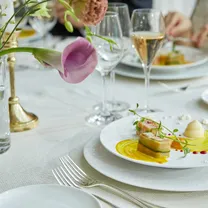 ★人気の理由がわかる！★雰囲気・スタッフ・美食まるごと体験