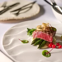 【料理重視の方】贅沢食材を堪能◆黒毛和牛&のど黒×青の大聖堂