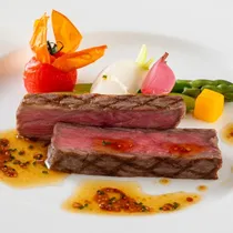【当館人気NO.1】メイン料理食べ比べ試食〈8大特典〉選べるランチ券付フェア