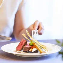【初見学で美食を愉しむ】和洋中食べ比べ＊上質空間＊挙式体験