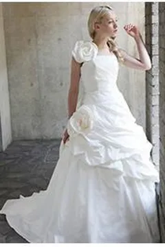 ウェディングドレス BY KURAUDIA 102bel0006 オフW ウェディングドレス