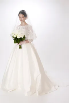 ブランシュネージュ代官山　ミカドシルク100％の３way,４wayドレス