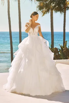 PRONOVIAS　ZANDRA