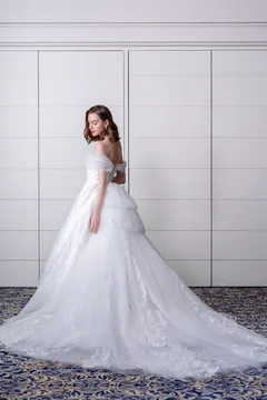 ＊KURAUDIA＊ ウェディングドレス 未使用 定価40万 𝐕𝐞𝐫𝐲 𝐊𝐮𝐫𝐚𝐮𝐝𝐢𝐚 ‏‏ ‏‏ NEW COLLECTION 【お取り扱い