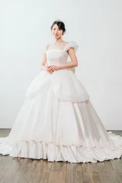 【希少】Vera Wang Nora US2 ヴェラウォン ノラ 希少】Vera Wang Nora US2 ヴェラウォン ノラ - メルカリ