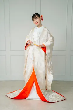 白金飛翔（はっきんひしょう）